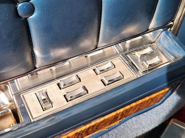 1970 Lincoln CONTINENTAL Base