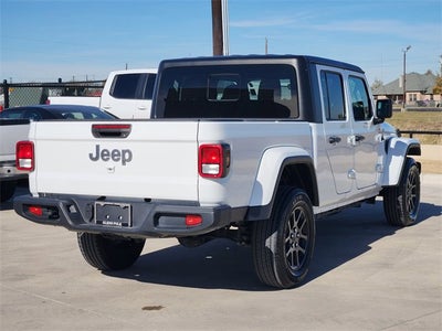 2023 Jeep Gladiator Overland