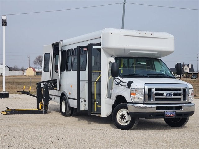 2018 Ford E-Series Cutaway E-450 DRW WB