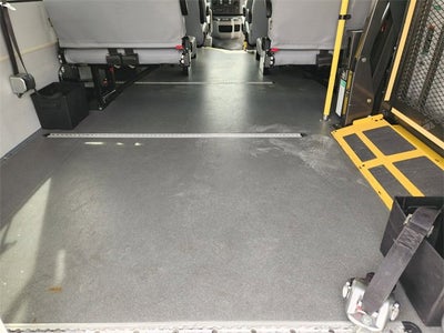 2018 Ford E-Series Cutaway E-450 DRW WB