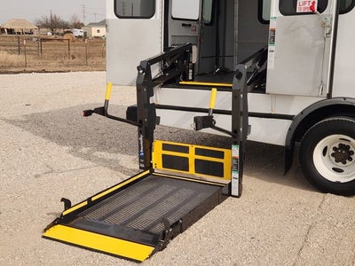 2018 Ford E-Series Cutaway E-450 DRW WB