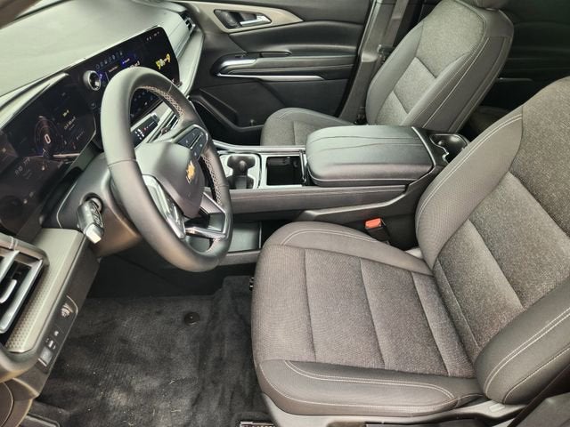 2024 Chevrolet Traverse LS
