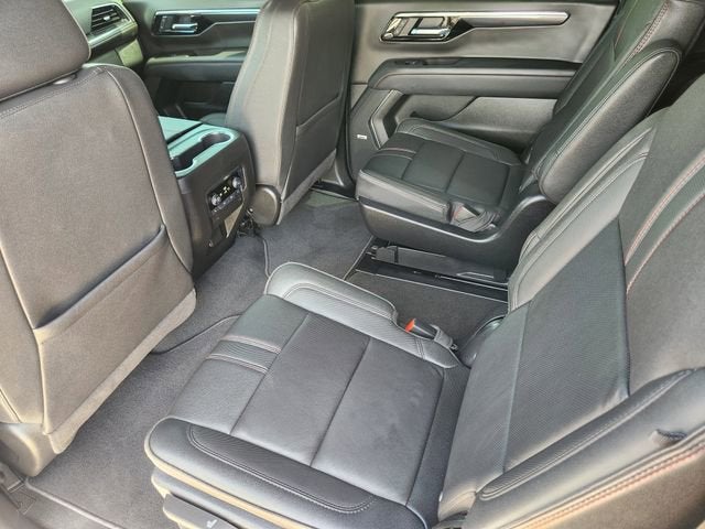 2025 Chevrolet Suburban RST