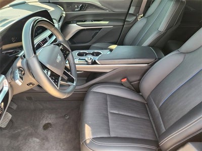 2025 Cadillac LYRIQ Luxury 2