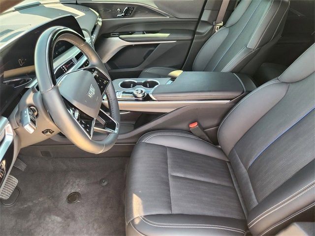 2025 Cadillac LYRIQ Luxury 2