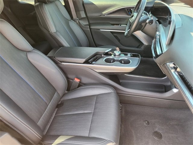 2025 Cadillac LYRIQ Luxury 2