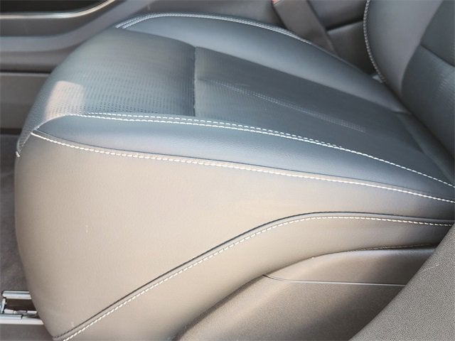 2025 Cadillac LYRIQ Luxury 2