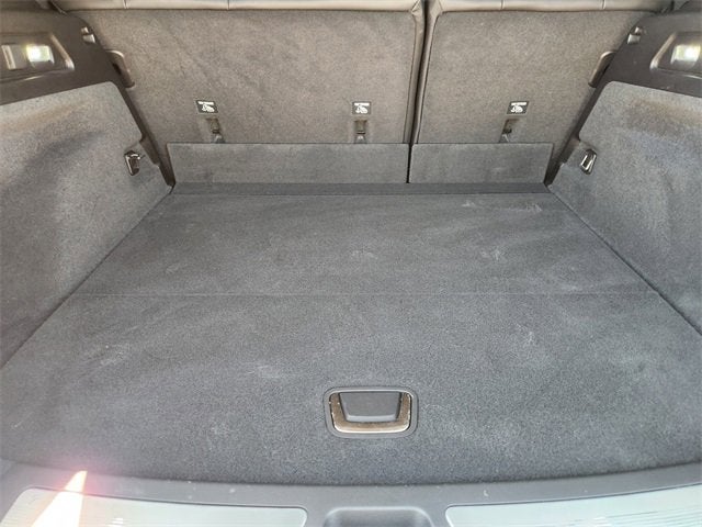 2025 Cadillac LYRIQ Luxury 2