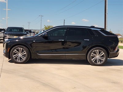 2025 Cadillac LYRIQ Luxury 2