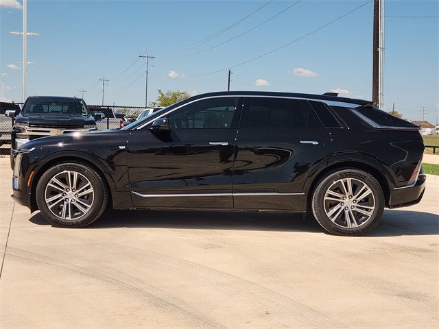 2025 Cadillac LYRIQ Luxury 2