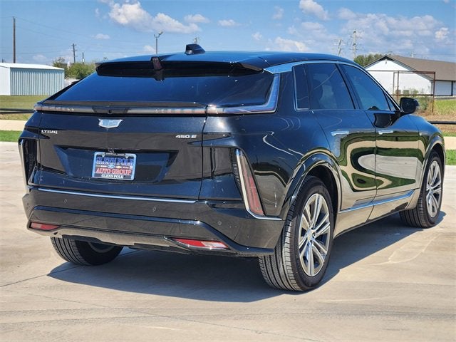 2025 Cadillac LYRIQ Luxury 2