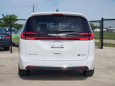 2024 Chrysler Pacifica Hybrid Select