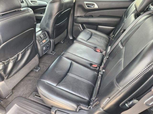 2018 Nissan Pathfinder SL