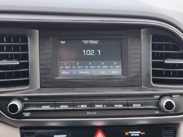 2020 Hyundai Elantra SE