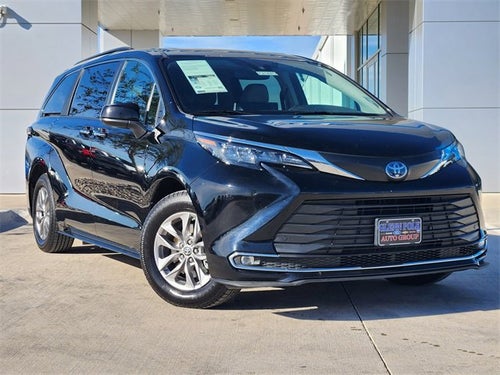 2024 Toyota Sienna XLE