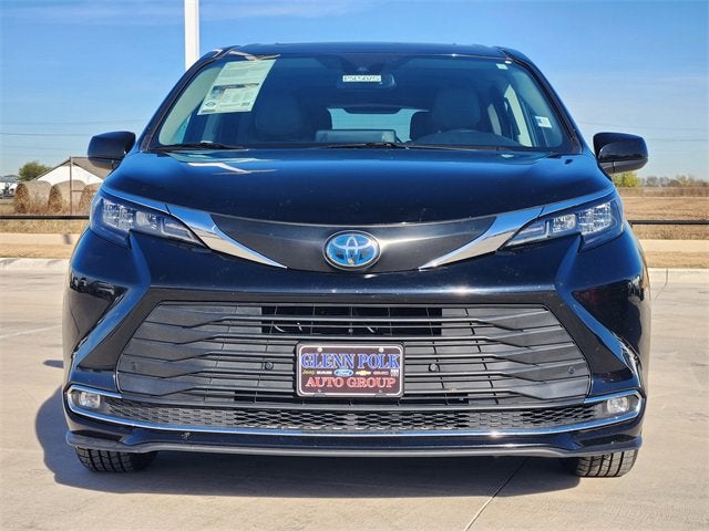 2024 Toyota Sienna XLE