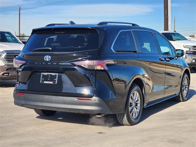 2024 Toyota Sienna XLE