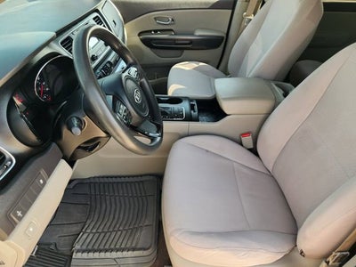 2016 Kia Sedona LX