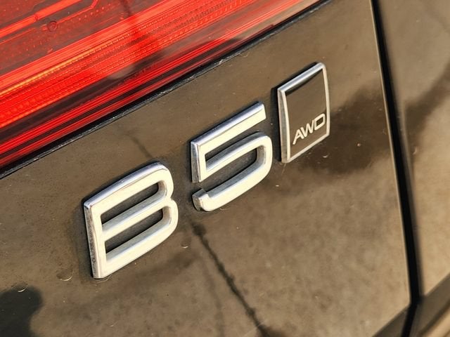 2023 Volvo XC60 Plus Bright Theme