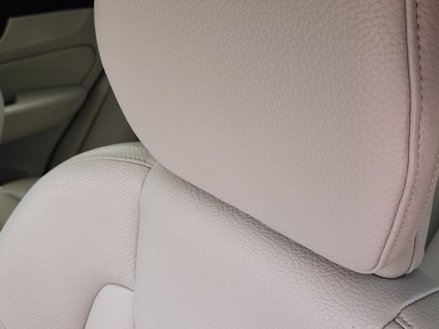 2023 Volvo XC60 Plus Bright Theme