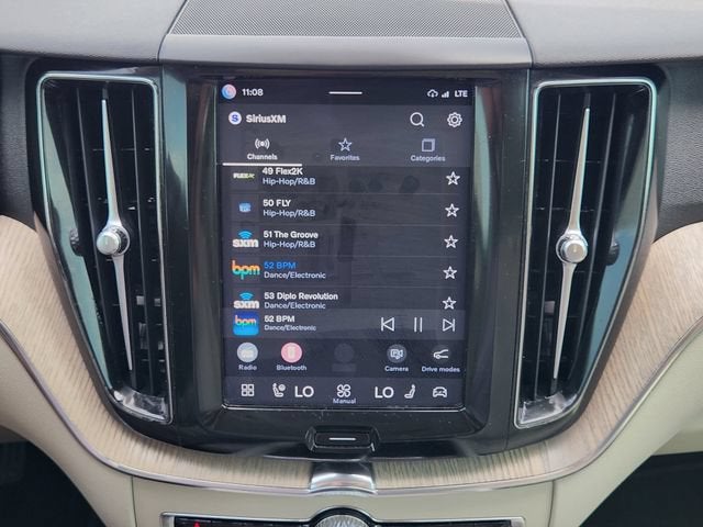 2023 Volvo XC60 Plus Bright Theme