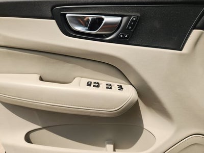 2023 Volvo XC60 Plus Bright Theme