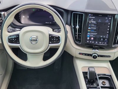 2023 Volvo XC60 Plus Bright Theme