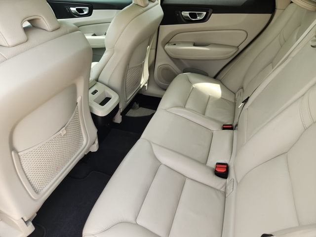 2023 Volvo XC60 Plus Bright Theme