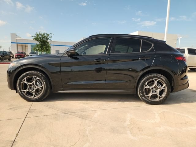 2023 Alfa Romeo Stelvio Sprint
